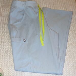 Women’s open skies Kade scrub pants! Size L!
